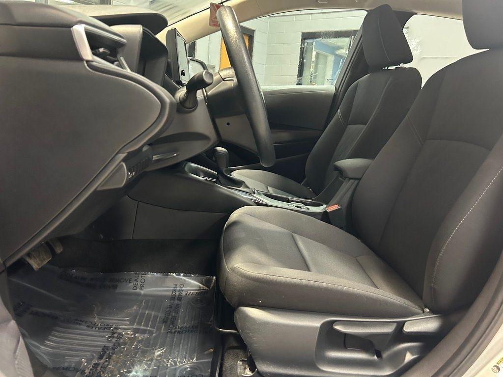 Toyota Corolla LE CVT (Natl) 2024