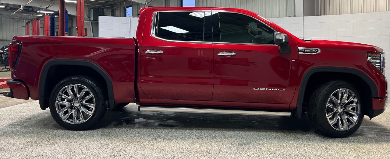 GMC Sierra 1500 4WD Crew Cab 147" Denali 2024