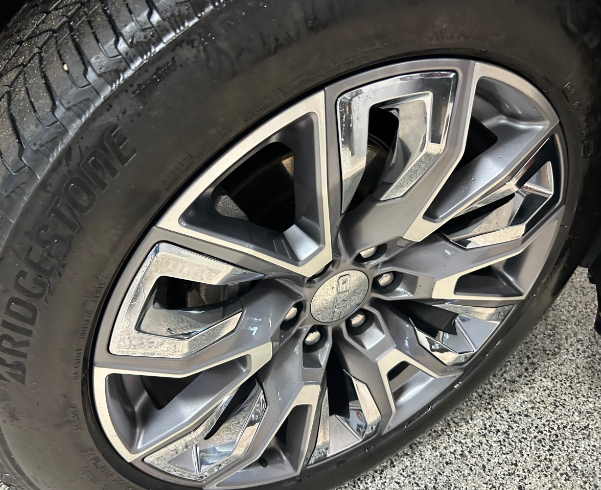 GMC Sierra 1500 4WD Crew Cab 147" Denali 2024