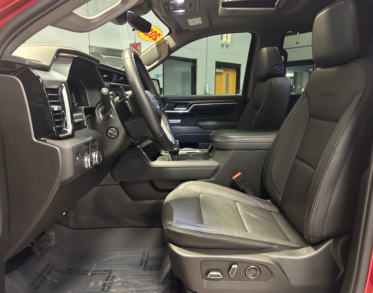 GMC Sierra 1500 4WD Crew Cab 147" Denali 2024