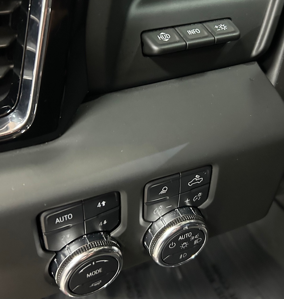 GMC Sierra 1500 4WD Crew Cab 147" Denali 2024