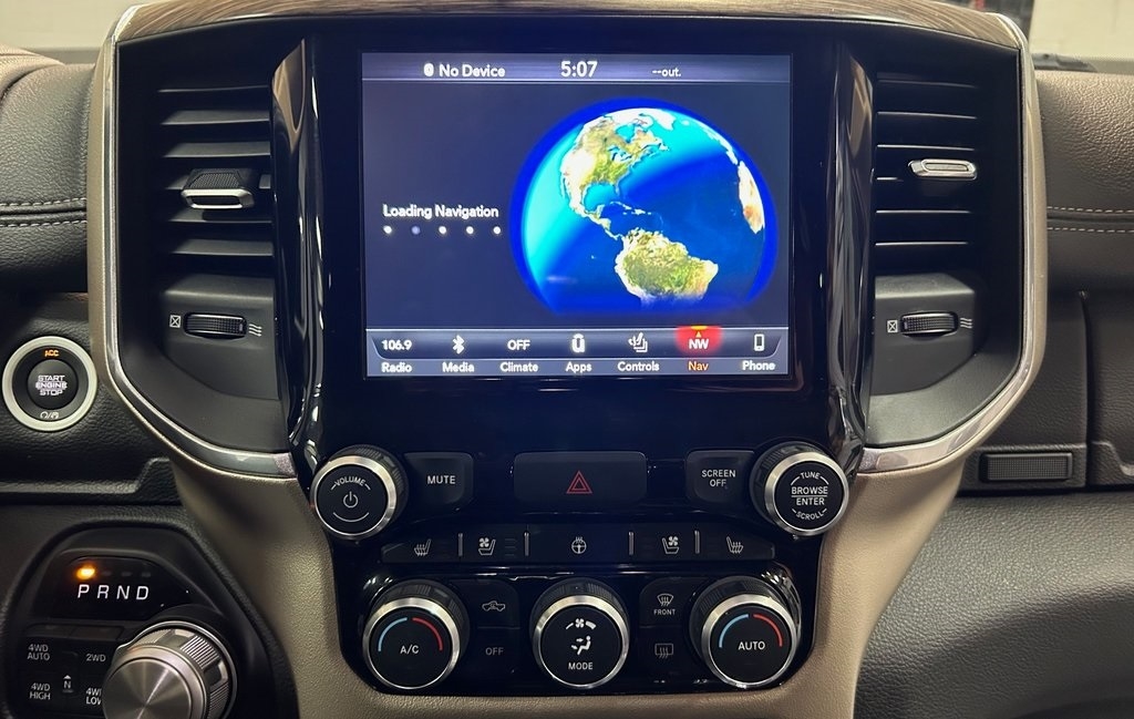 RAM 1500 Laramie 4x4 Crew Cab 5'7" Box 2019