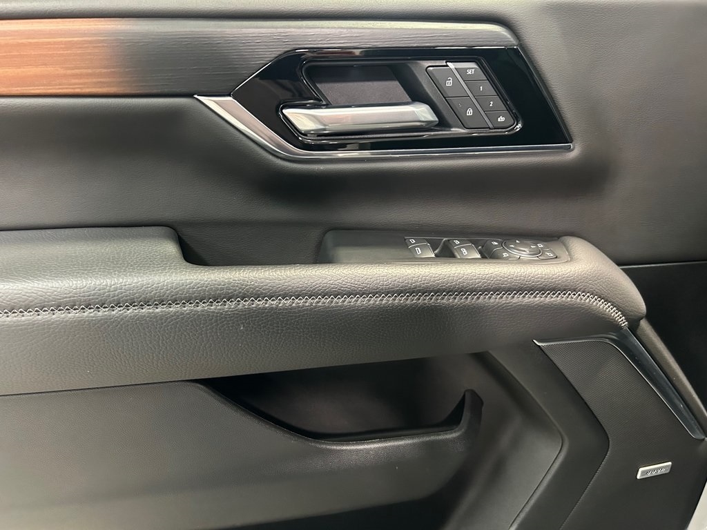 GMC Yukon 4WD 4dr Denali 2025