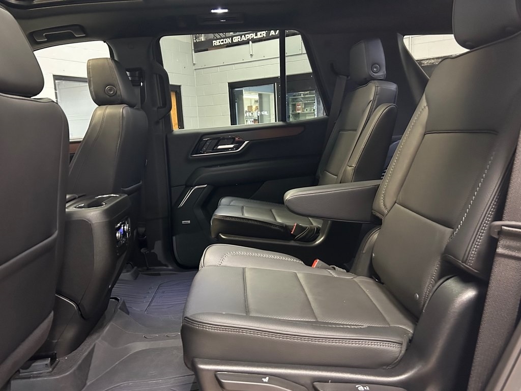 GMC Yukon 4WD 4dr Denali 2025