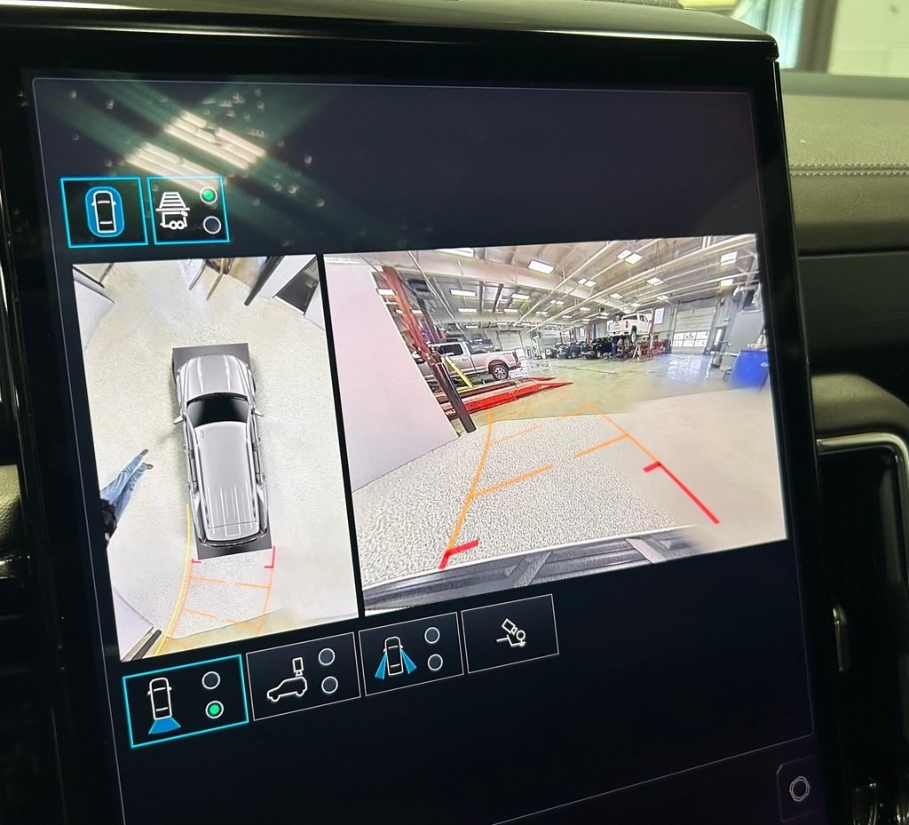 GMC Yukon 4WD 4dr Denali 2025