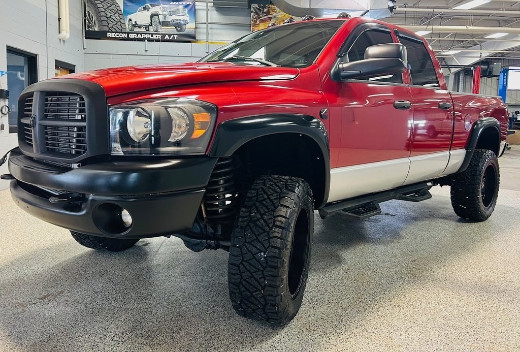 Dodge Ram 2500 4WD Quad Cab 140.5" SLT 2007