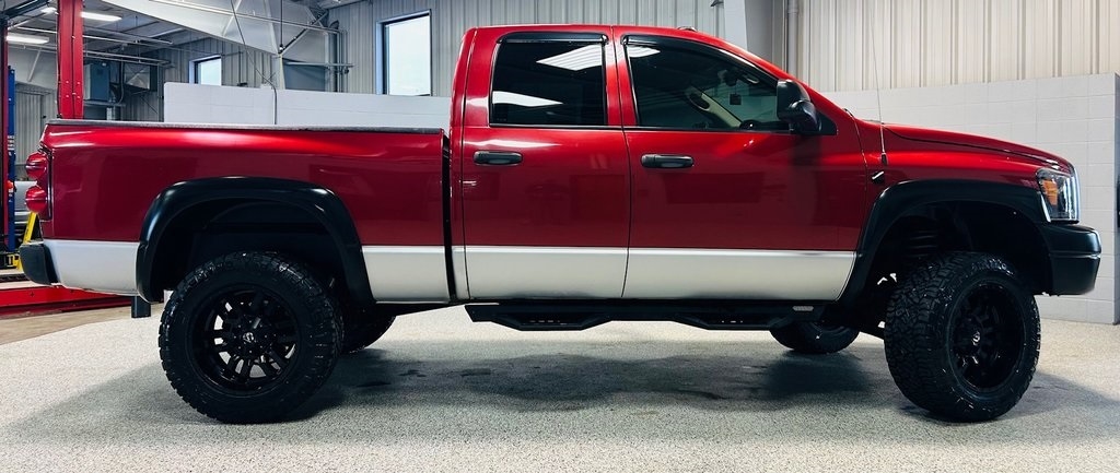 Dodge Ram 2500 4WD Quad Cab 140.5" SLT 2007