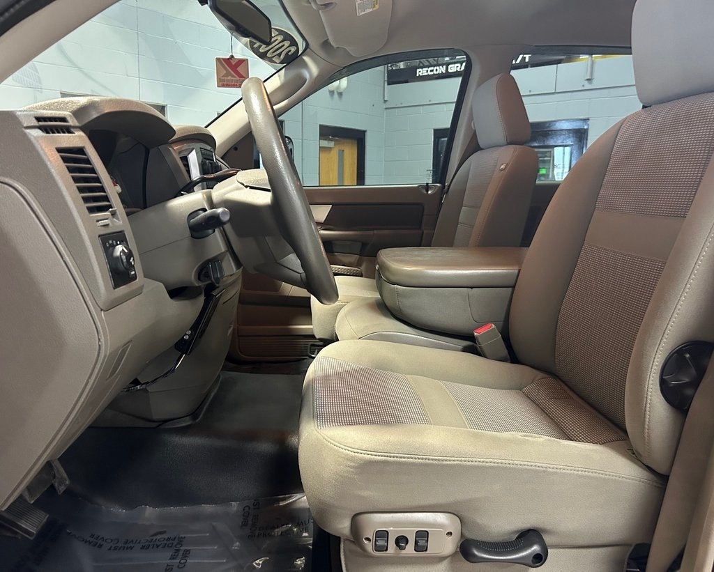 Dodge Ram 2500 4WD Quad Cab 140.5" SLT 2007