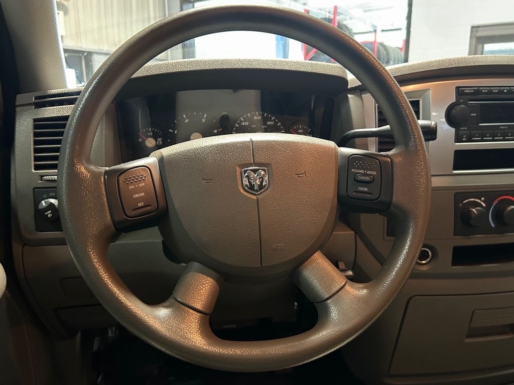 Dodge Ram 2500 4WD Quad Cab 140.5" SLT 2007