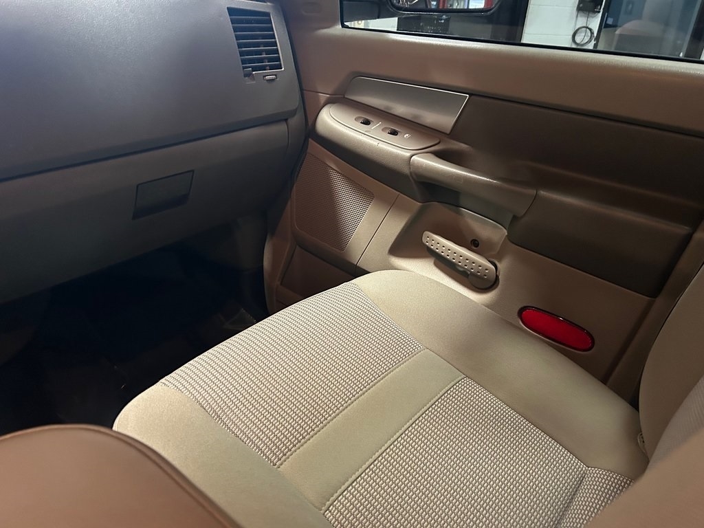 Dodge Ram 2500 4WD Quad Cab 140.5" SLT 2007