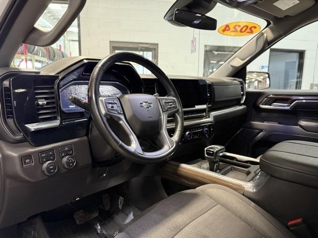 Chevrolet Silverado 1500 4WD Crew Cab 147" LT Trail Boss 2024