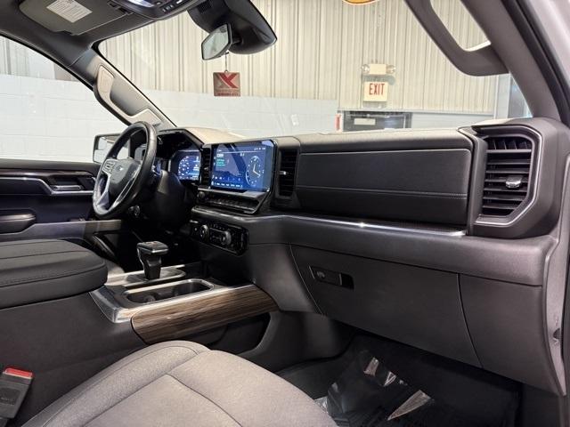 Chevrolet Silverado 1500 4WD Crew Cab 147" LT Trail Boss 2024