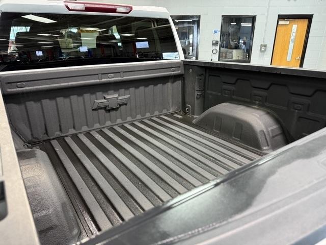 Chevrolet Silverado 1500 4WD Crew Cab 147" LT Trail Boss 2024