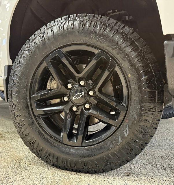 Chevrolet Silverado 1500 4WD Crew Cab 147" LT Trail Boss 2024