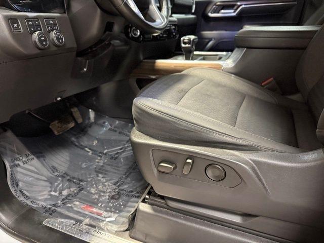 Chevrolet Silverado 1500 4WD Crew Cab 147" LT Trail Boss 2024