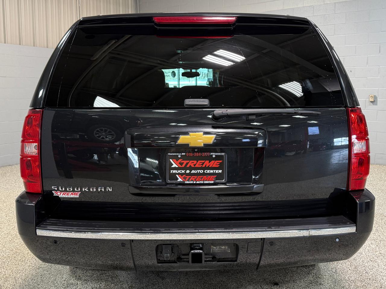 Chevrolet Suburban 4WD 4dr 1500 LTZ 2013