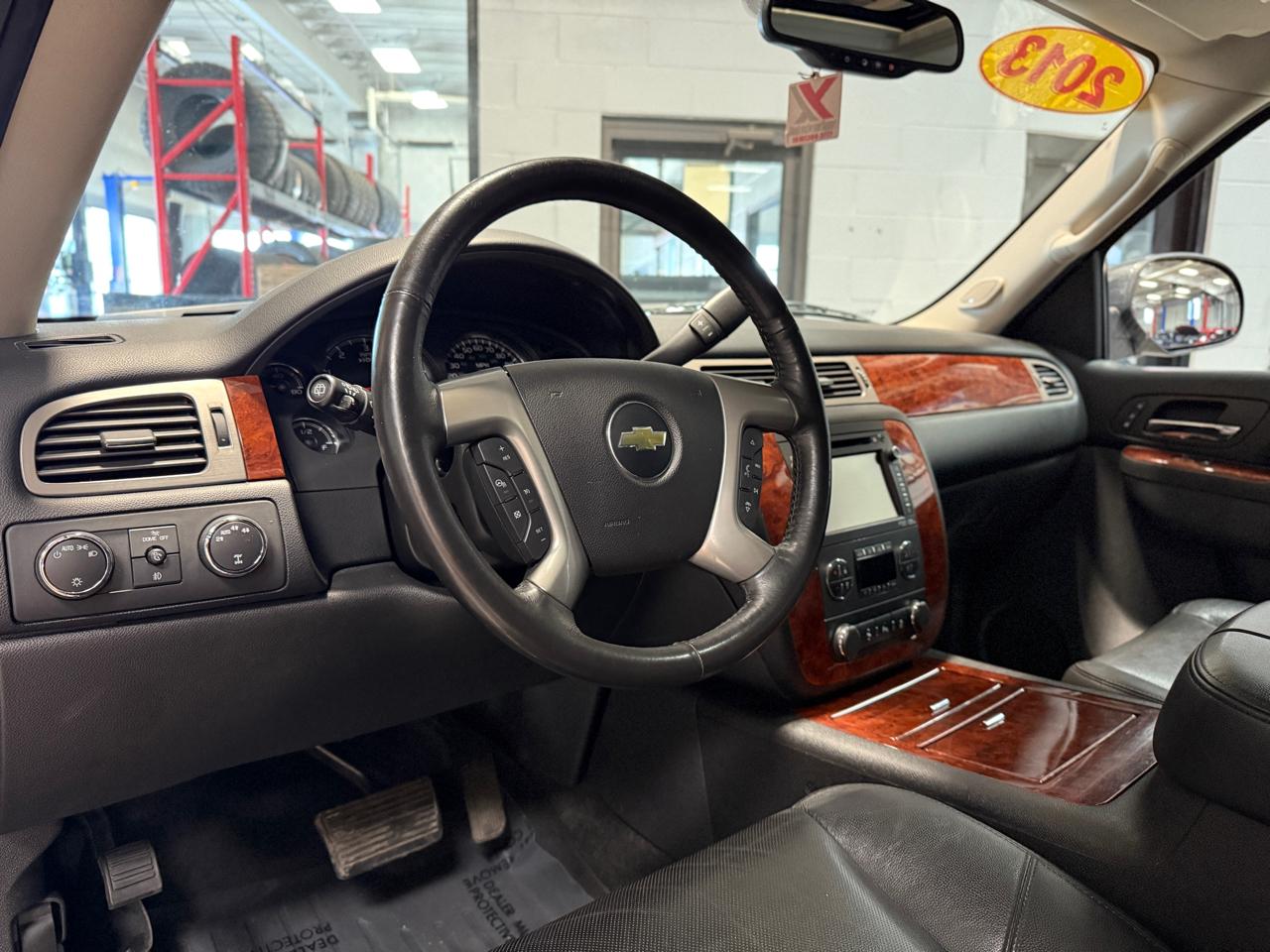 Chevrolet Suburban 4WD 4dr 1500 LTZ 2013