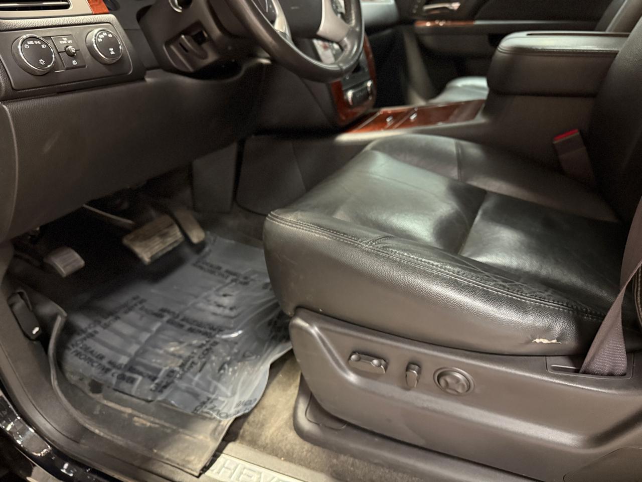 Chevrolet Suburban 4WD 4dr 1500 LTZ 2013