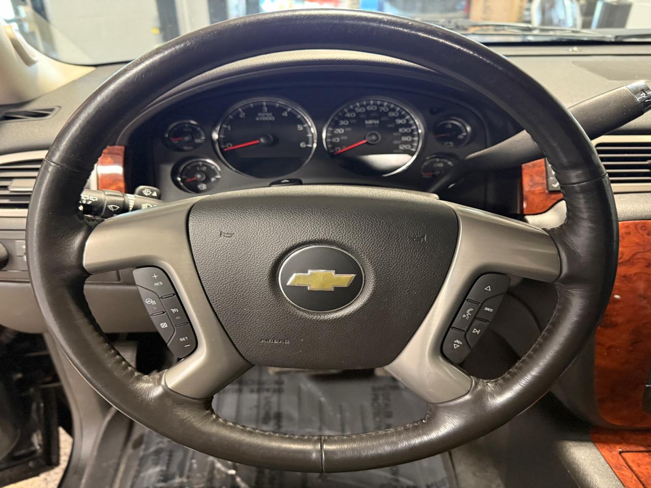 Chevrolet Suburban 4WD 4dr 1500 LTZ 2013