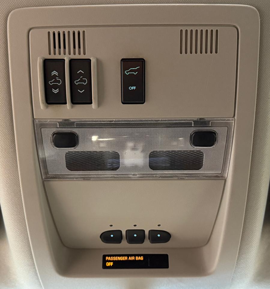 Chevrolet Suburban 4WD 4dr 1500 LTZ 2013