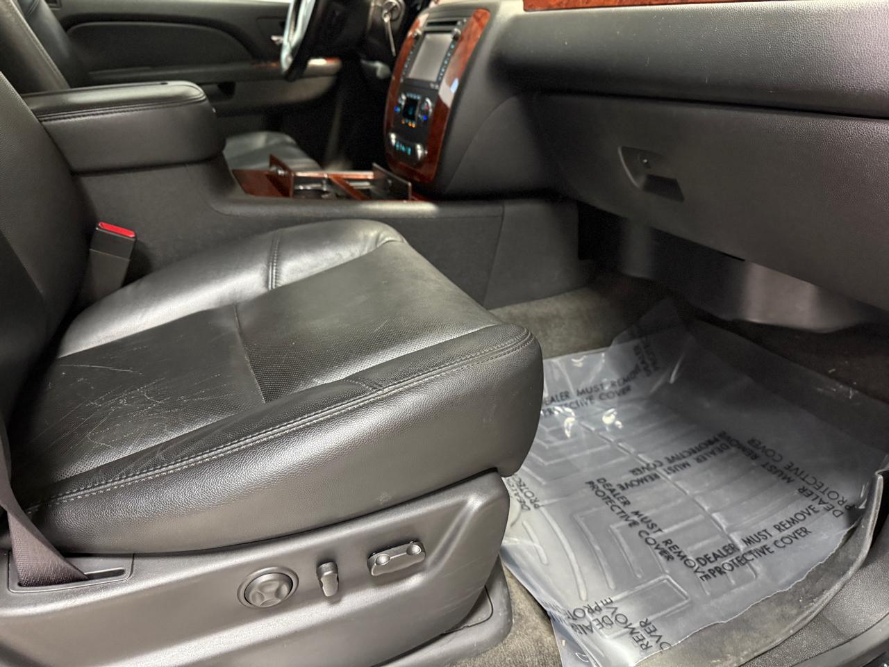 Chevrolet Suburban 4WD 4dr 1500 LTZ 2013