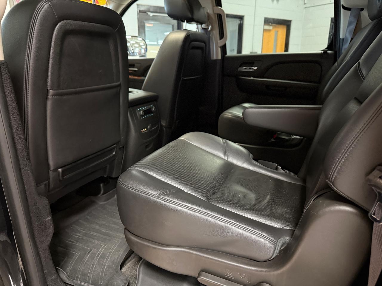 Chevrolet Suburban 4WD 4dr 1500 LTZ 2013