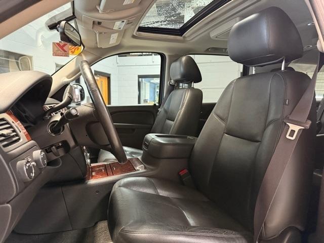 Chevrolet Suburban 4WD 4dr 1500 LTZ 2013