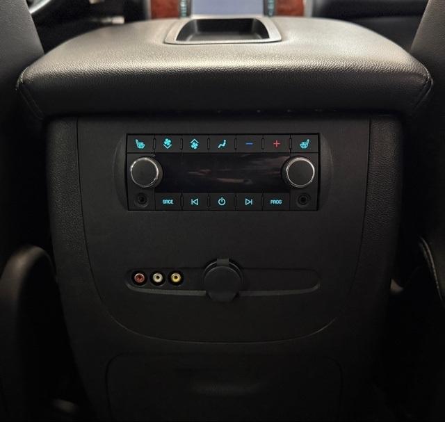 Chevrolet Suburban 4WD 4dr 1500 LTZ 2013