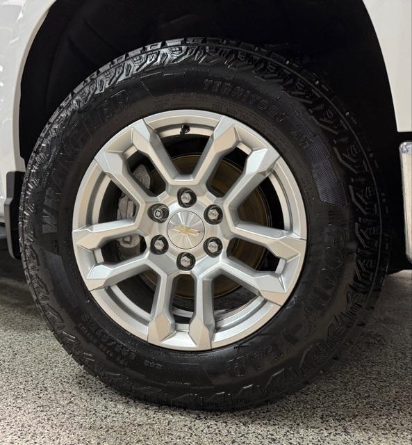 Chevrolet Silverado 1500 4WD Crew Cab 157" LT 2023