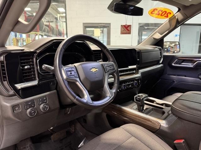 Chevrolet Silverado 1500 4WD Crew Cab 157" LT 2023