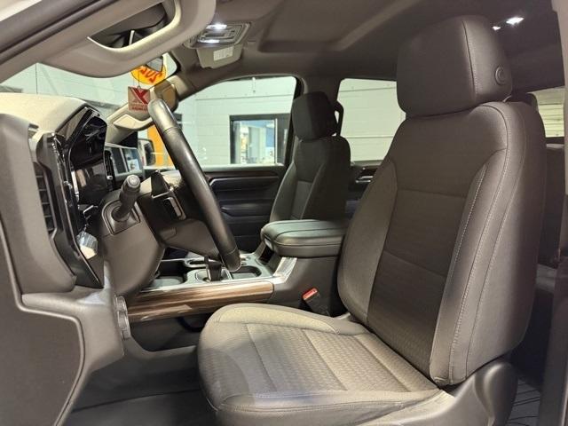 Chevrolet Silverado 1500 4WD Crew Cab 157" LT 2023