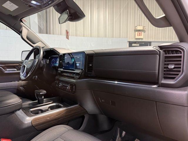 Chevrolet Silverado 1500 4WD Crew Cab 157" LT 2023