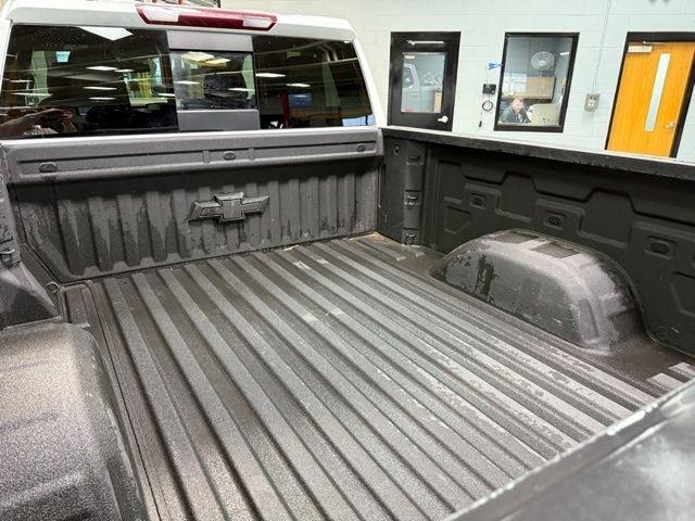 Chevrolet Silverado 1500 4WD Crew Cab 157" LT 2023