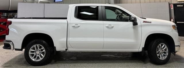 Chevrolet Silverado 1500 4WD Crew Cab 147" LT w/1LT 2023