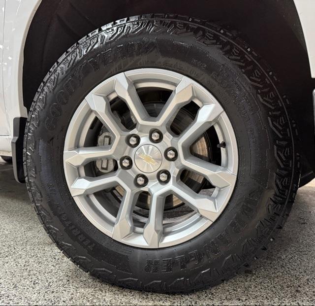 Chevrolet Silverado 1500 4WD Crew Cab 147" LT w/1LT 2023