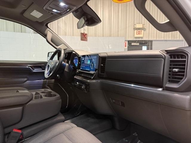 Chevrolet Silverado 1500 4WD Crew Cab 147" LT w/1LT 2023