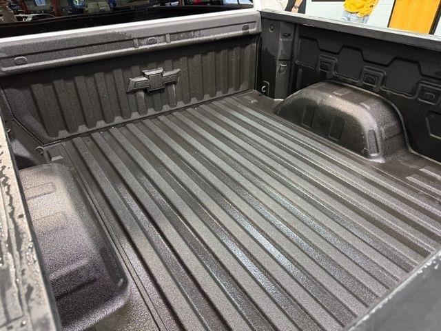 Chevrolet Silverado 1500 4WD Crew Cab 147" LT w/1LT 2023