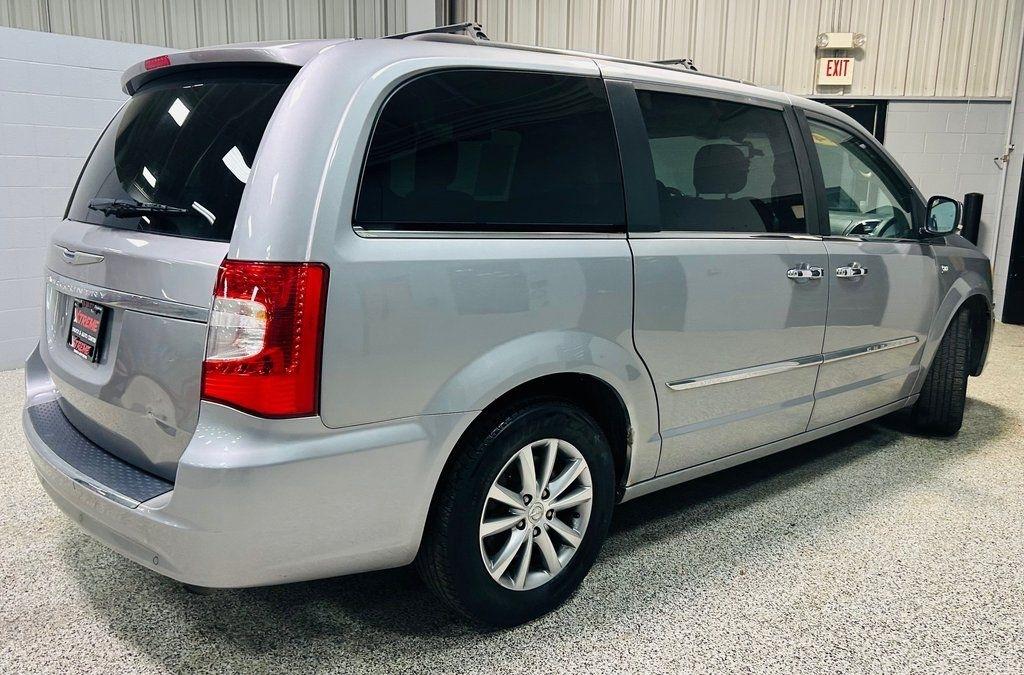 Chrysler Town & Country 4dr Wgn Touring-L 30th Anniversary 2014