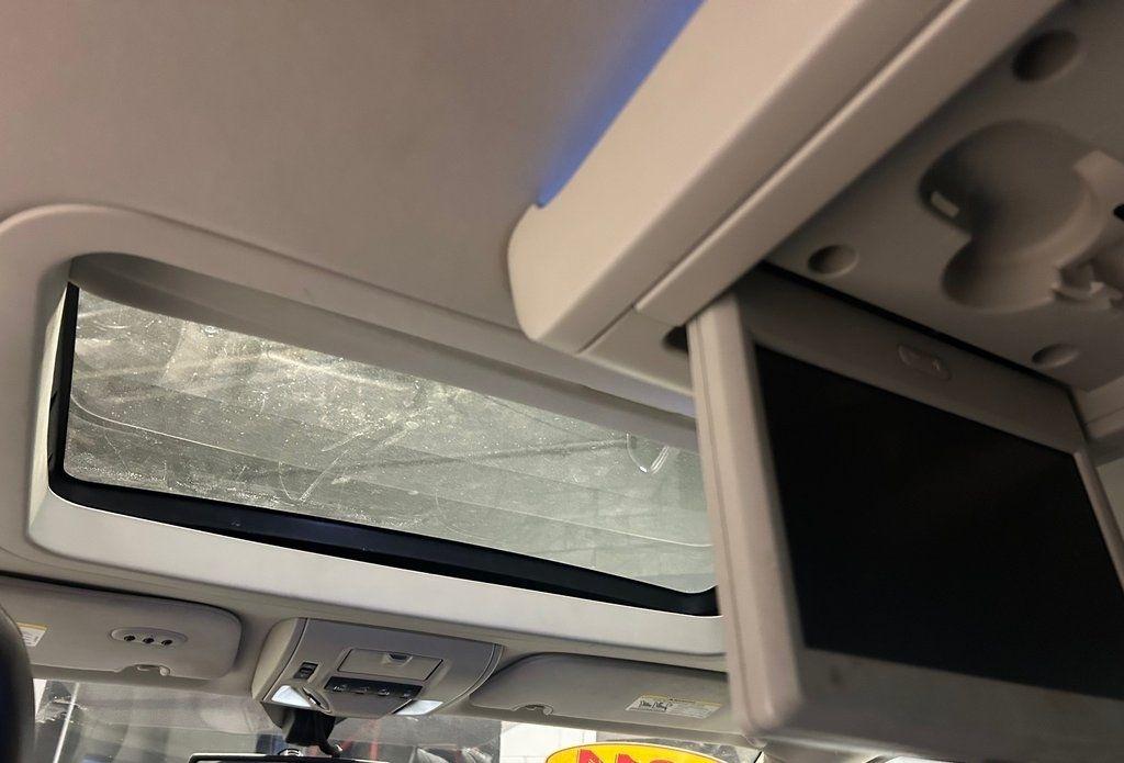 Chrysler Town & Country 4dr Wgn Touring-L 30th Anniversary 2014