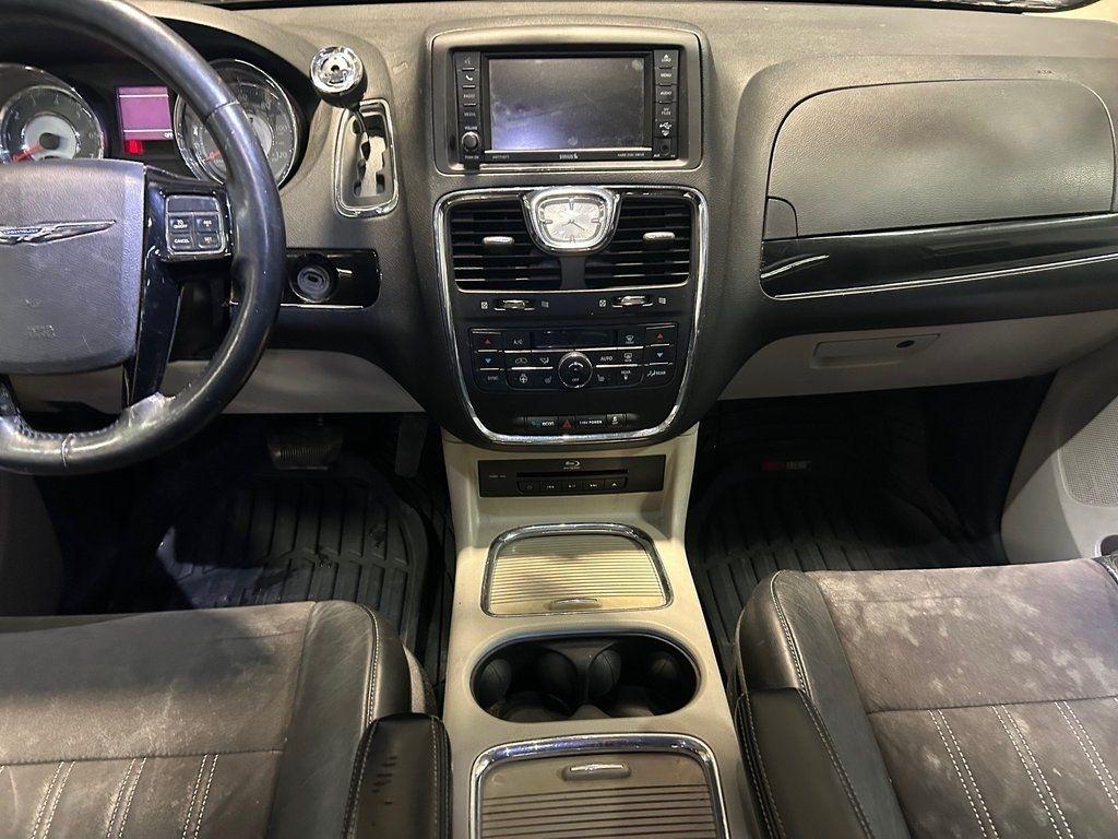 Chrysler Town & Country 4dr Wgn Touring-L 30th Anniversary 2014