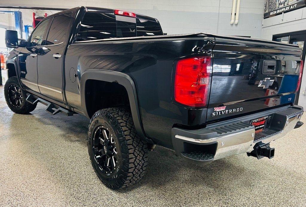 Chevrolet Silverado 2500HD Built After Aug 14 4WD Crew Cab 153.7" LTZ 2015