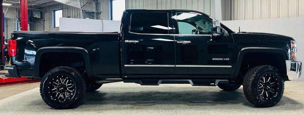 Chevrolet Silverado 2500HD Built After Aug 14 4WD Crew Cab 153.7" LTZ 2015