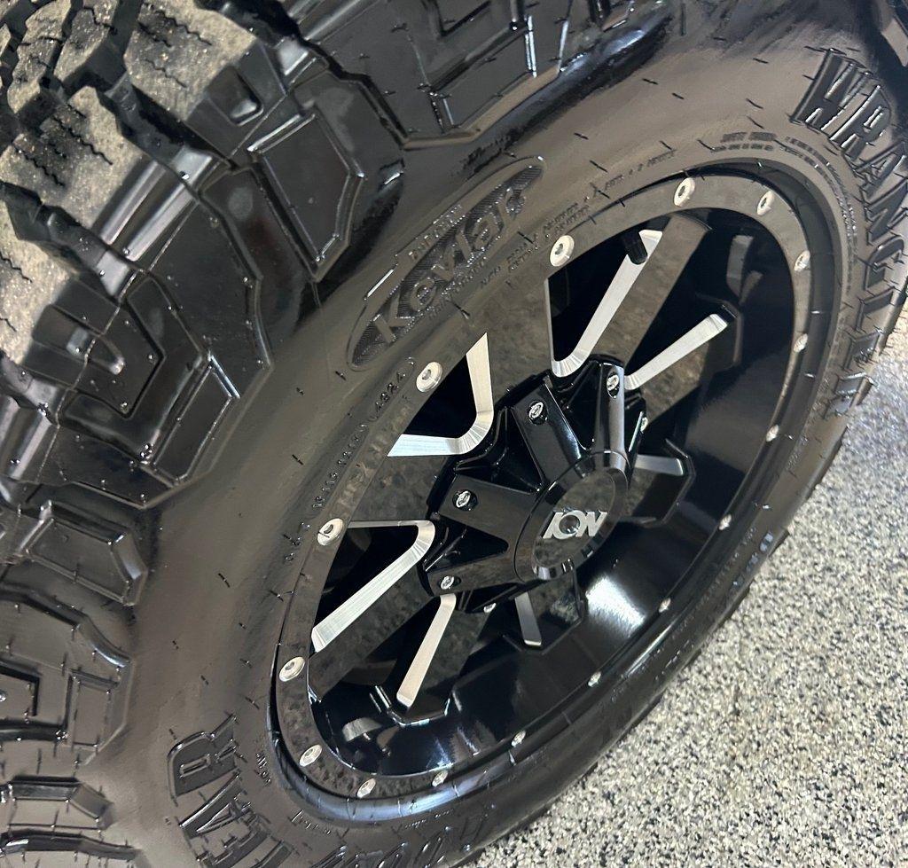 Chevrolet Silverado 2500HD Built After Aug 14 4WD Crew Cab 153.7" LTZ 2015