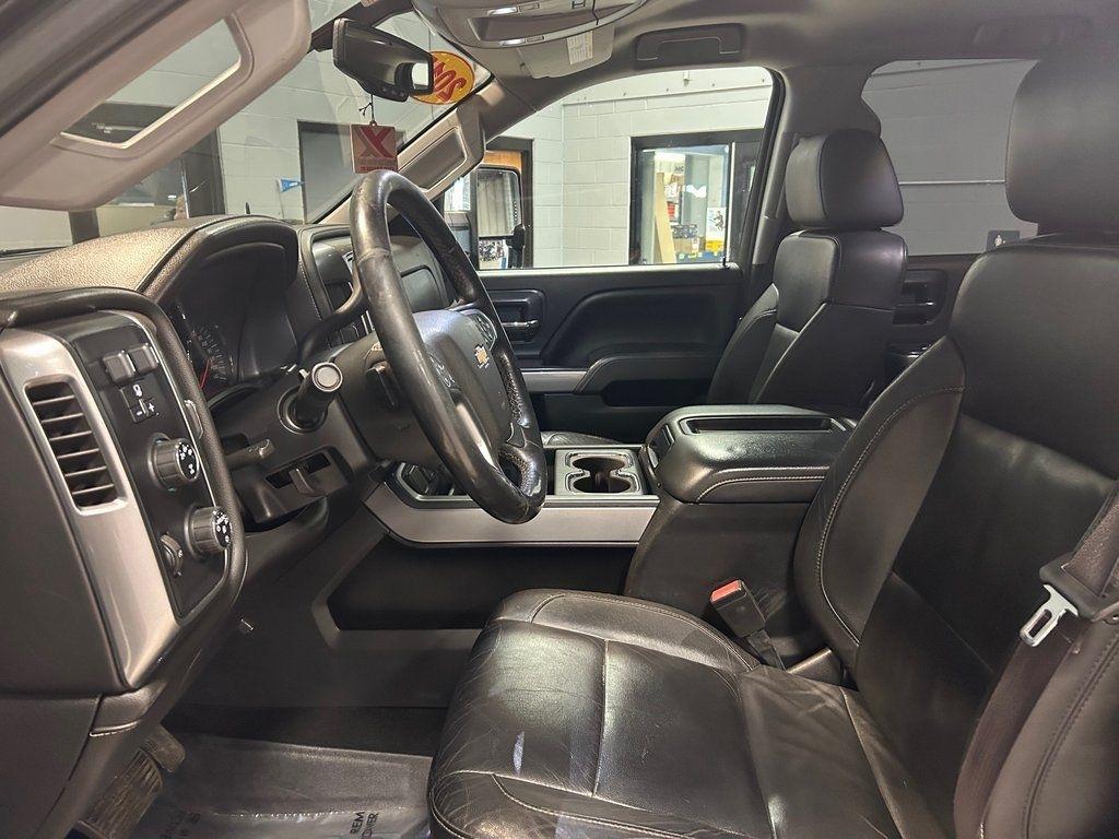 Chevrolet Silverado 2500HD Built After Aug 14 4WD Crew Cab 153.7" LTZ 2015