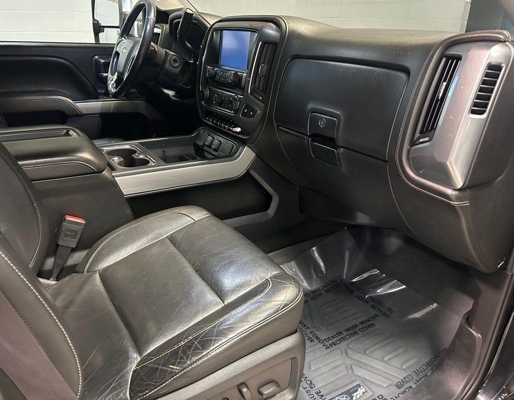 Chevrolet Silverado 2500HD Built After Aug 14 4WD Crew Cab 153.7" LTZ 2015