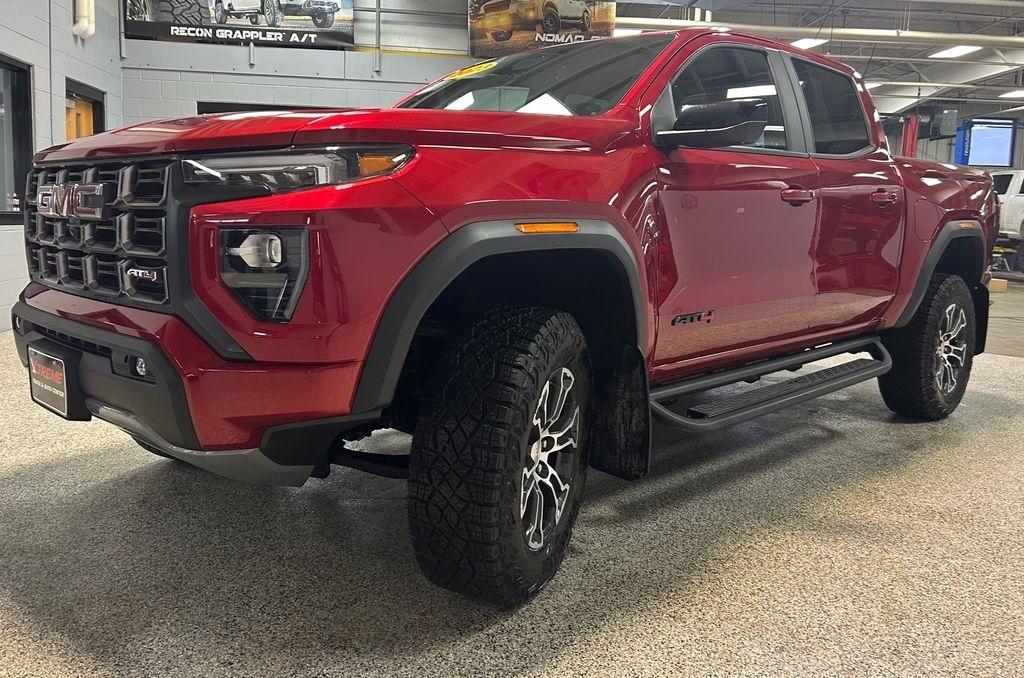GMC Canyon 4WD Crew Cab AT4 2023