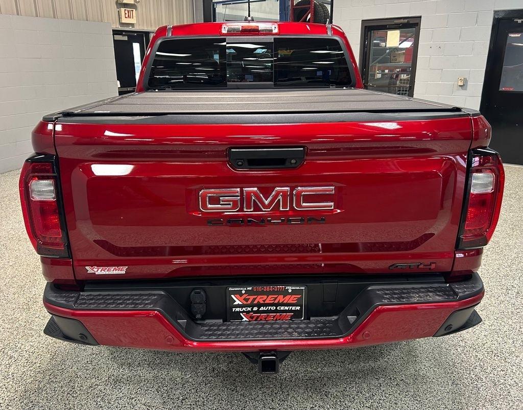 GMC Canyon 4WD Crew Cab AT4 2023