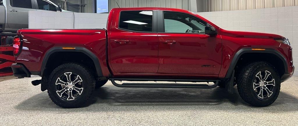 GMC Canyon 4WD Crew Cab AT4 2023