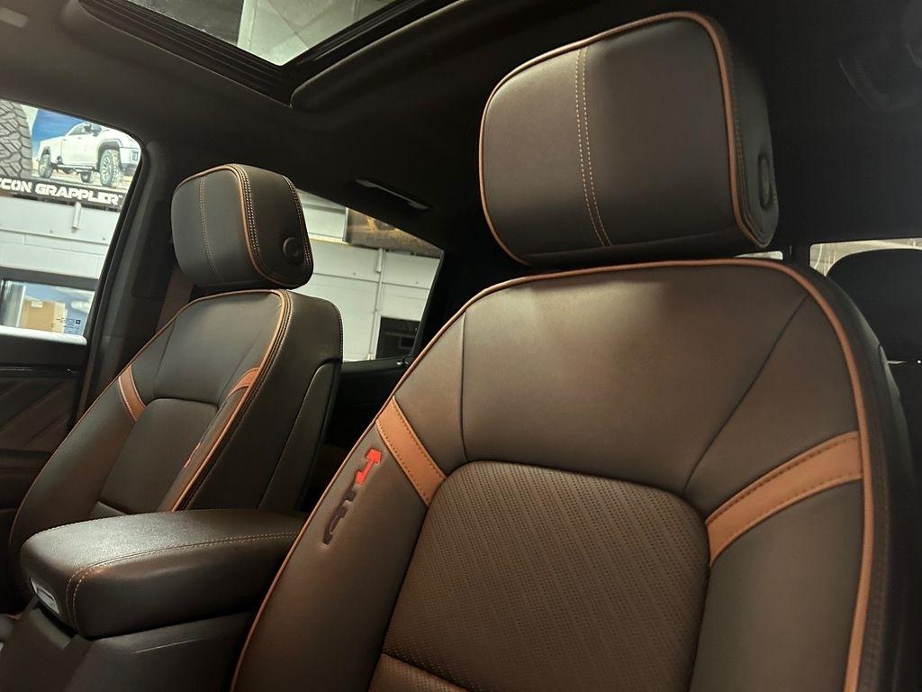 GMC Canyon 4WD Crew Cab AT4 2023