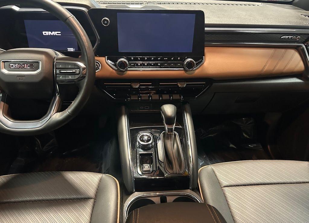 GMC Canyon 4WD Crew Cab AT4 2023